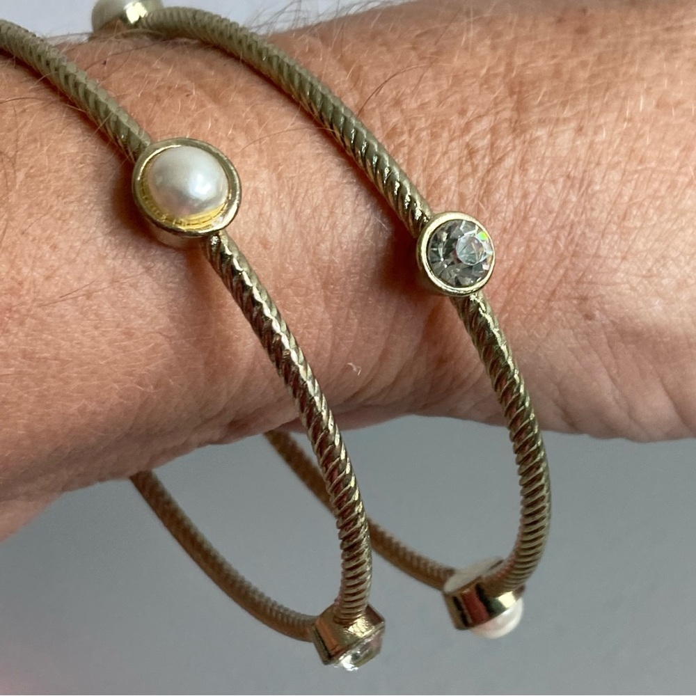 Bangle Bracelet Lot India Boho Set of 2 Goldtone Faux Pearl & Diamond Rh…